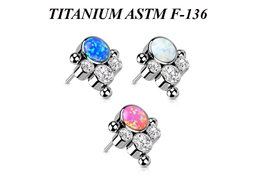 Вставка из титана с кластером из страз и опала